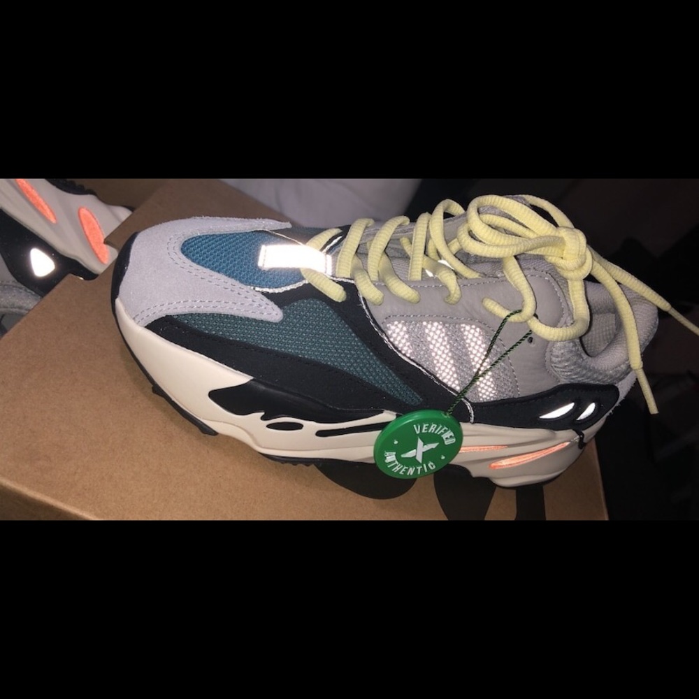 Yeezy 700 Wave runner